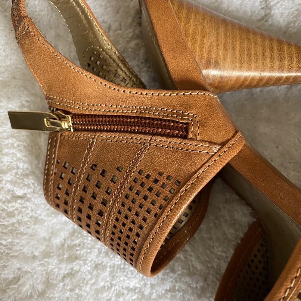Me Too Brown Leather Sandals - Picture 7 of 13